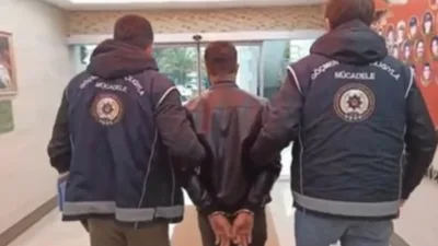 Sakarya’nın Hendek ilçesinde düzenlenen operasyonda, içerisinde 5 düzensiz göçmenin bulunduğu