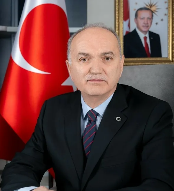 Düzce Belediye Başkanı Faruk Özlü, belediyenin iş adamlarından para veya