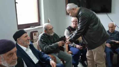 DÜZCE(İHA) – Düzce Belediyesi sık sık bir araya geldikleri Alzheimer
