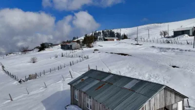 DÜZCE(İHA) – Düzce’de karla kaplı bin 800 rakımlı Kardüz Yaylası