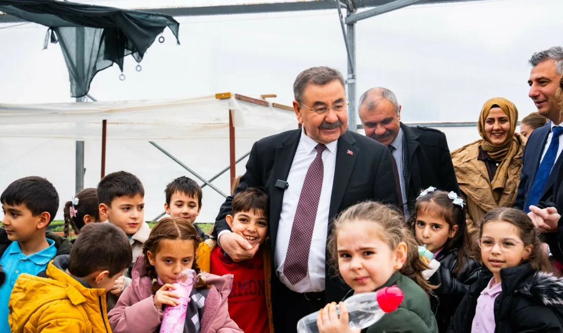 Gölbaşı Belediyesi’nin serasında üretilen ata tohumları, Belediye Başkanı Yakup Odabaşı