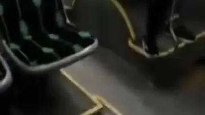 Kocaeli’de seyir halindeki halk otobüsünde bir şahsın uygunsuz davranışları kameraya
