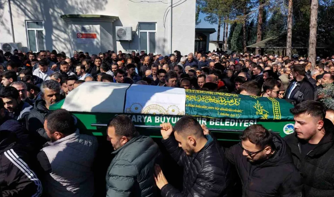 Sakarya’nın Akyazı ilçesinde dün iftar vakti otomobilin SUV tipi araçla