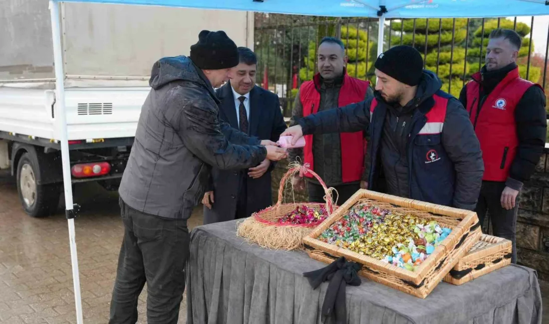 Düzce’de bayram dolayısıyla kabir ziyaretinde bulunan vatandaşlara yönelik anlamlı bir