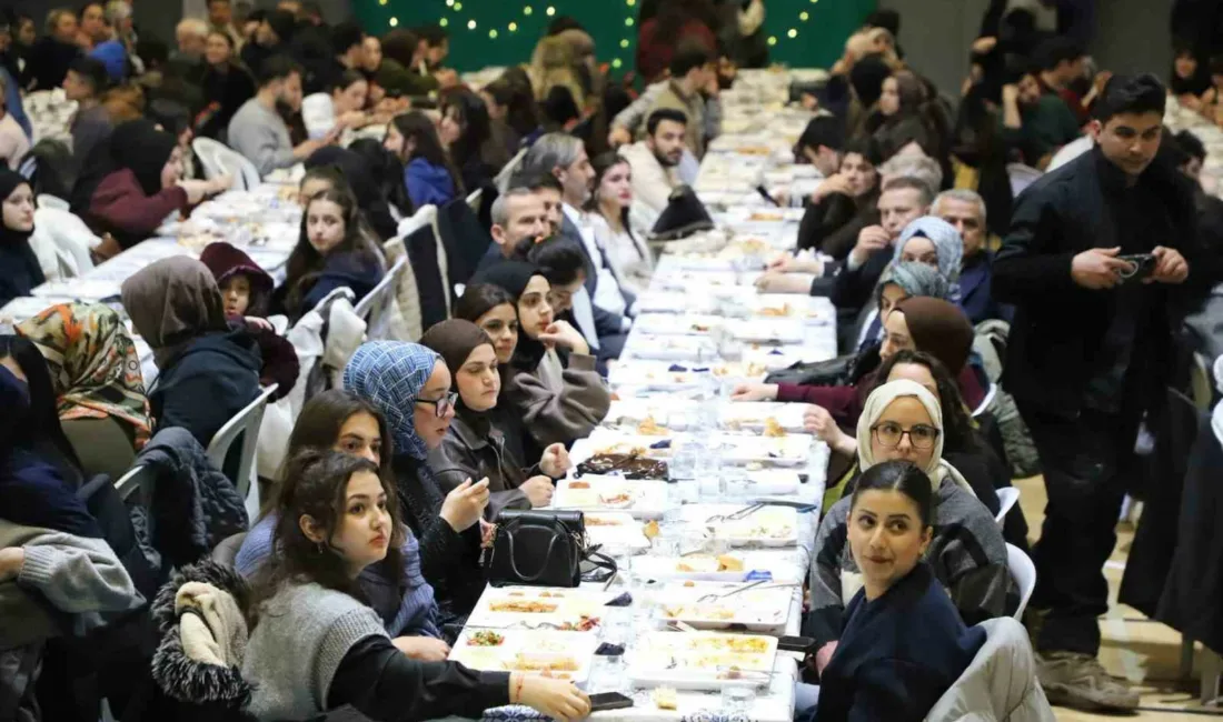 Karabük’te Gençlik ve Spor Bakanlığı tarafından düzenlenen Gençlik Merkezi İftar