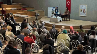 Karabük Belediyesi’nin düzenlediği sanat ve edebiyat programı yoğun ilgi gördü.