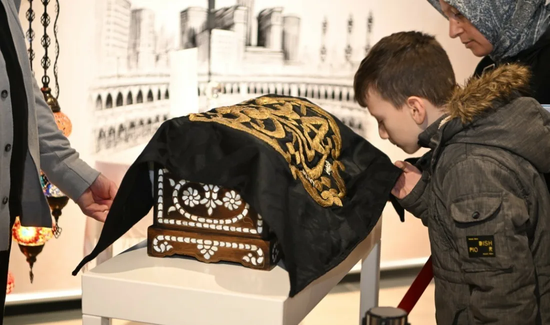 Kartepe Belediyesince düzenlenen ramazan etkinlikleri kapsamında Sakal-ı Şerif ile Kabe