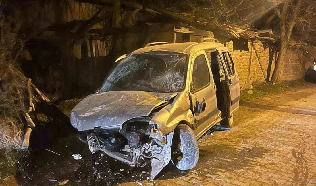 Kastamonu’nun Taşköprü ilçesinde hafif ticari aracın taşa çarpması neticesinde 1
