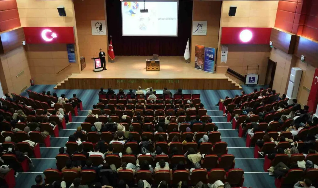 Karabük Üniversitesi Diş Hekimliği Fakültesi tarafından düzenlenen öğrenci sempozyumu, akademisyenler