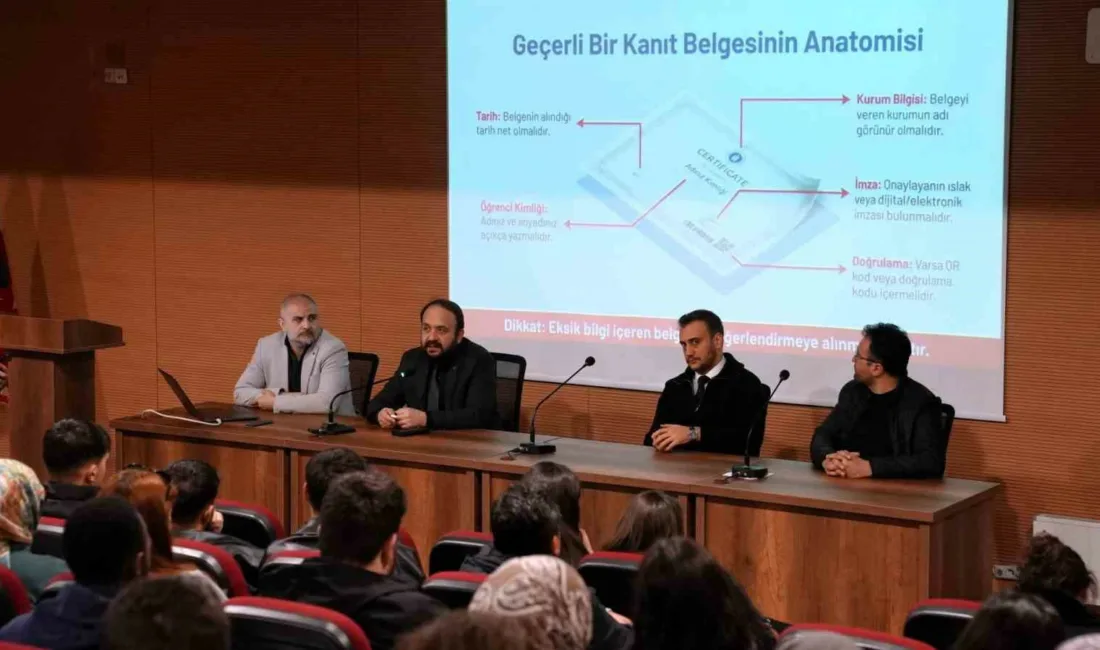 Karabük Üniversitesi’nde (KBÜ) düzenlenen “Öğrenci Buluşmaları” programında öğrencilere akademik ve
