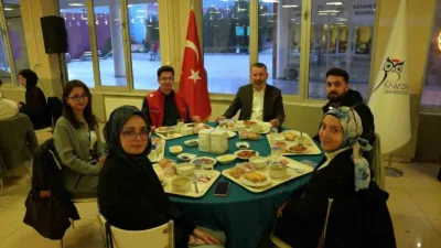 Karabük Üniversitesi’nde (KBÜ) düzenlenen “Kampüste Ramazan Etkinlikleri” kapsamında binlerce kişi