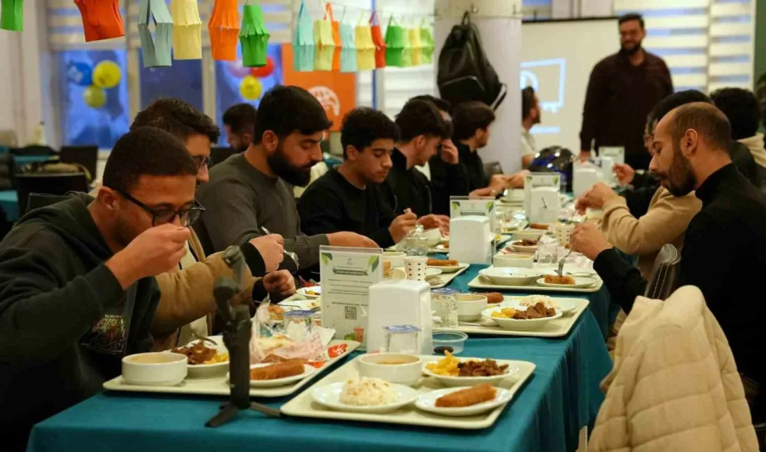 Karabük Üniversitesi’nde (KBÜ) düzenlenen “Uluslararası Öğrenci İftarı” programı farklı ülkelerden