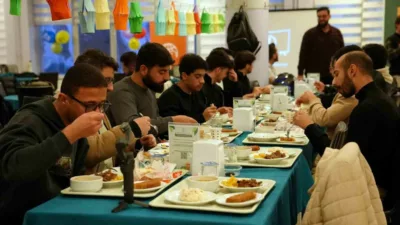 Karabük Üniversitesi’nde (KBÜ) düzenlenen “Uluslararası Öğrenci İftarı” programı farklı ülkelerden
