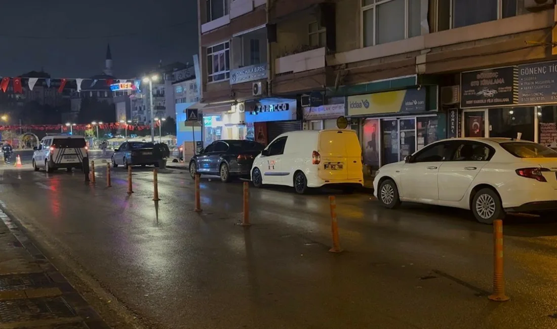 Kocaeli’nin İzmit ilçesinde sokak başında başlayan tartışma kısa sürede büyüyerek