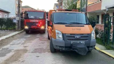 Kocaeli’nin Kartepe ilçesinde kötü koku ihbarı üzerine harekete geçen ekipler,