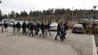 Yuttuğu 33 adet paket halindeki 258,31 gram metamfetamini midesinde Türkiye’ye