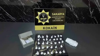 Sakarya’nın Serdivan ilçesinde polis ekiplerince yapılan operasyonda mücevher kutusuna zulalanmış