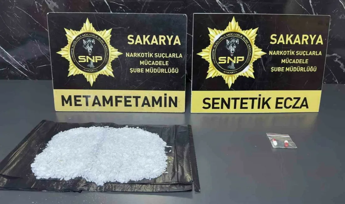 Sakarya’nın Adapazarı ve Erenler ilçelerinde polis ekiplerince yapılan uyuşturucu operasyonunda