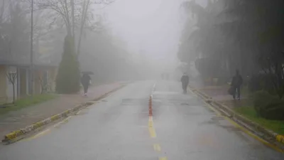 Sakarya’nın Serdivan ilçesinde sis etkili oldu. Hava sıcaklığının 10 derece