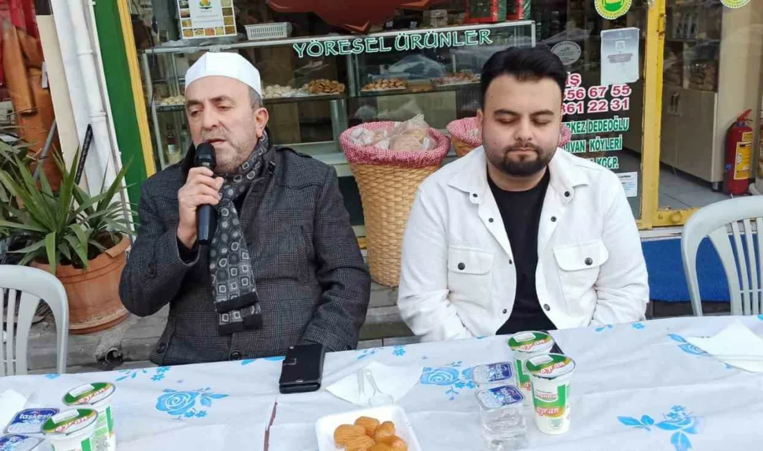 Devrek’te esnaflar arsında düzenlenen sokak iftarında vatandaşlar ve esnaf bir