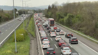 100 karayolu İstanbul istikameti yönüne kamyon, çekici ve tanker cinsi