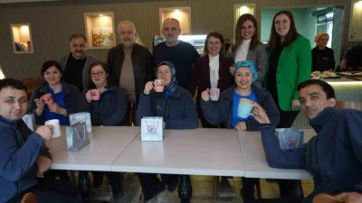 DÜZCE(İHA) – Sevilen oyuncu ve tiyatrocu Nurullah Çelebi, Düzce Belediyesi