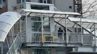Zonguldak’ta çevre yolundaki üst geçitte asansör montalama işleminde sona gelindi.