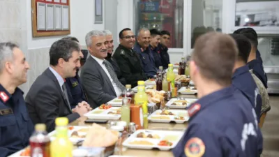 DÜZCE(İHA) – Düzce Valisi Mehmet Makas, İl Jandarma Komutanlığı tarafından