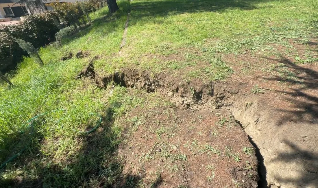 Karabük’te inşaat çalışmaları sonrası oluşan çatlak ve yarıkların valilik konutuna