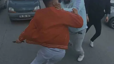 Karabük’te iki otomobil sürücüsü arasında çıkan yol verme kavgası, bir