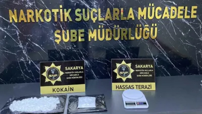 İstanbul’dan temin edilen uyuşturucuyla otobüsle yola çıkan 3 şüpheli, Sakarya’da