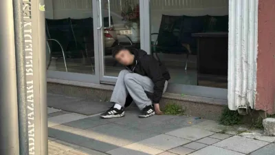 Sakarya’nın Adapazarı ilçesinde sokak ortasında kendinden geçmiş halde anormal hareketler