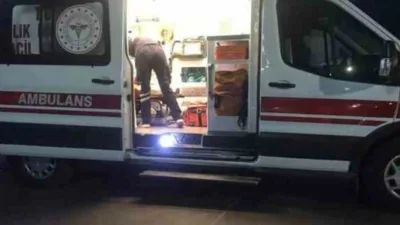 Zonguldak’ın Ereğli ilçesinde bir kişi 3. kattan atlayarak ağır yaralandı.