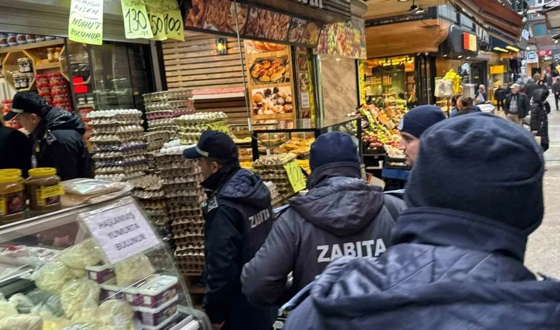 Zonguldak Belediyesi zabıta ekipleri, kent merkezinde yaya geçişlerini engelleyen kaldırım