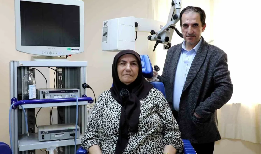 Yozgat’ta yaşayan 63 yaşındaki Menşure Köse, 20 yıldır ses tellerindeki