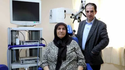 Yozgat’ta yaşayan 63 yaşındaki Menşure Köse, 20 yıldır ses tellerindeki