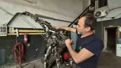 Düzce’de motor ustası Murat Çetin, çöpe gidecek 850 araç parçasını