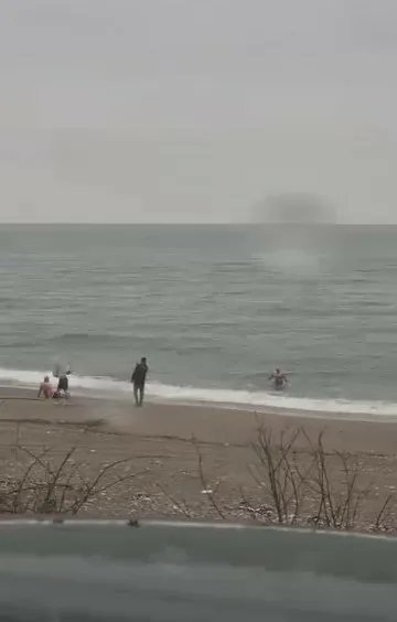 Düzce’nin Karadeniz’e açılan kapısı Akçakoca’da soğuk hava ve yağmura rağmen