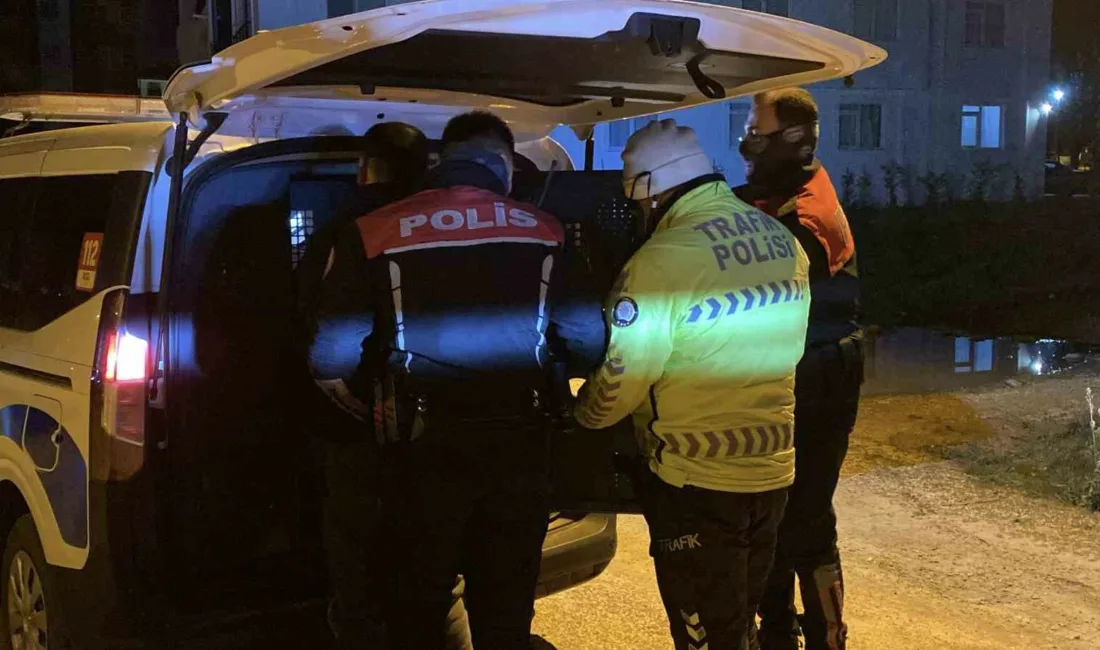 Bolu’da polis ekiplerince şüphe üzerine durdurulan otomobilde esrar ele geçirildi.