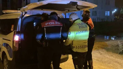 Bolu’da polis ekiplerince şüphe üzerine durdurulan otomobilde esrar ele geçirildi.