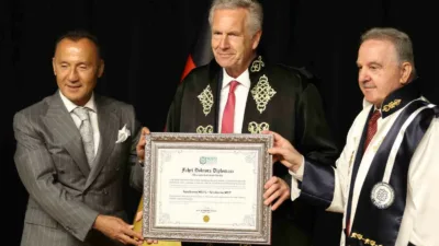 Almanya Federal Cumhuriyeti’nin 10. Cumhurbaşkanı Christian Wulff’a, Kocaeli Sağlık ve