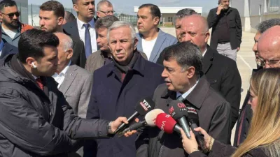 Ankara’nın Sincan ilçesinde yer alan bir boya fabrikasında sabah saatlerinde