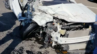 Ankara’da, seyir halindeki otomobilin tıra arkadan çarpması sonucu taklalar attığı