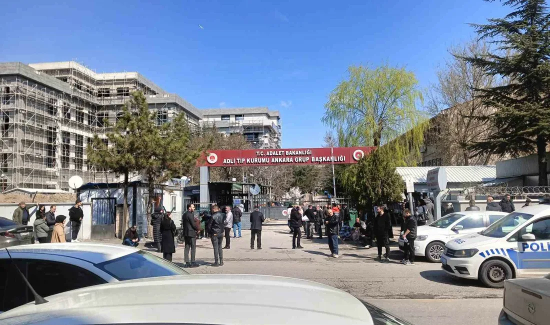Ankara’da iki otomobilin kafa kafaya çarpıştığı kazada hayatını kaybeden 5