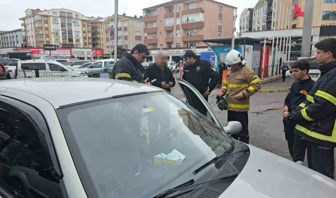 Zonguldak’ın Ereğli ilçesinde park halindeki bir araçtan yayılan kötü koku,
