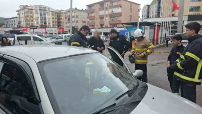 Zonguldak’ın Ereğli ilçesinde park halindeki bir araçtan yayılan kötü koku,