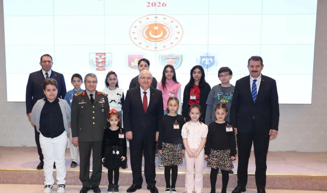Milli Savunma Bakanı Yaşar Güler, şehit ve gazilerin çocuklarıyla bir