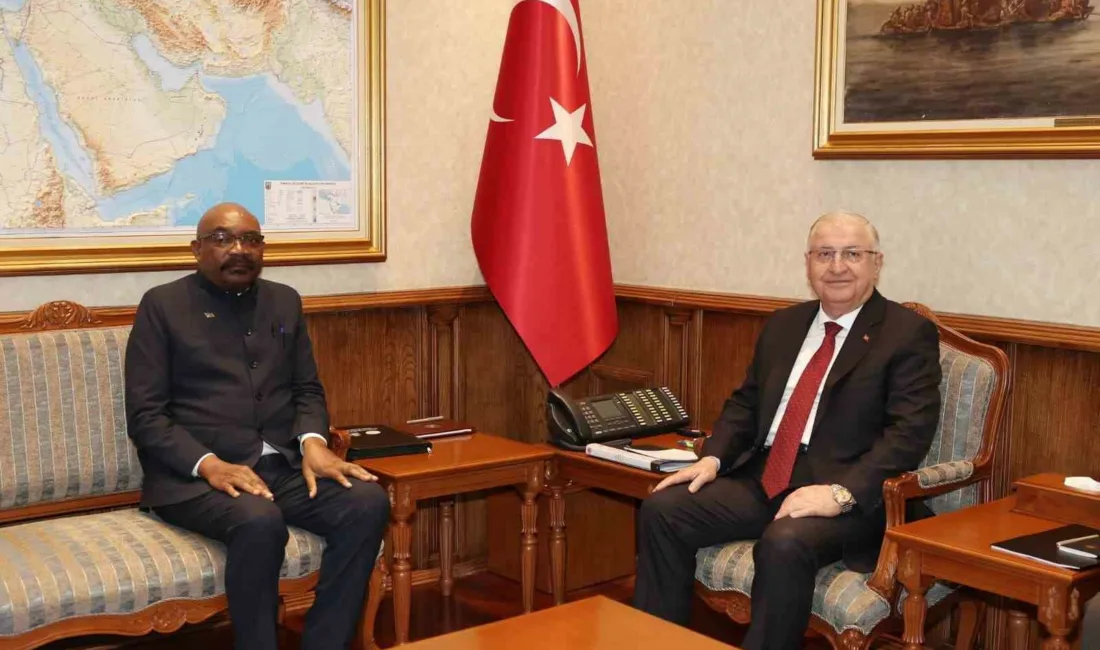 Milli Savunma Bakanı Yaşar Güler, Zambiya Savunma Bakanı Ambrose Lwiji