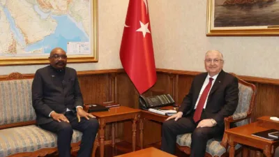 Milli Savunma Bakanı Yaşar Güler, Zambiya Savunma Bakanı Ambrose Lwiji