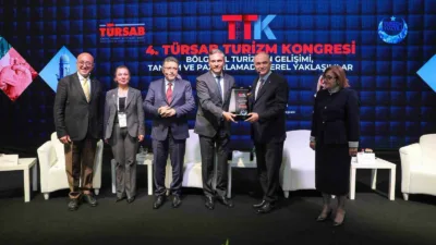 Düzce Belediye Başkanı Dr. Faruk Özlü, Antalya’da düzenlenen 4. TÜRSAB